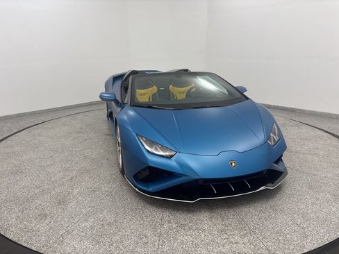 Used 2020 Lamborghini Huracan EVO RWD image 21