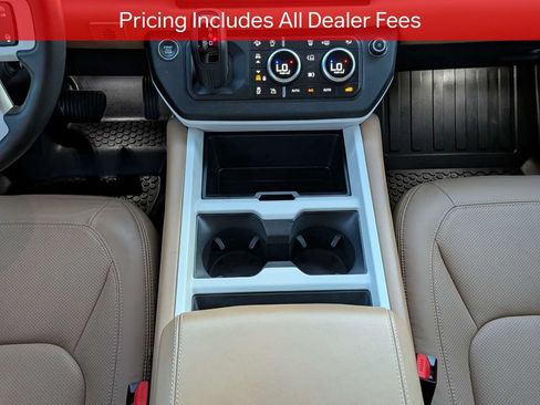 Used 2025 Land Rover Defender 110 X-Dynamic SE AWD/4WD image 19