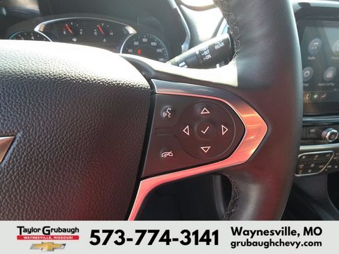Used 2023 Chevrolet Traverse LT AWD/4WD image 19
