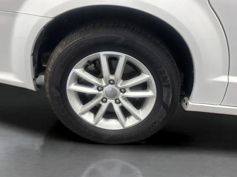 Used 2019 Dodge Grand Caravan SXT FWD image 31