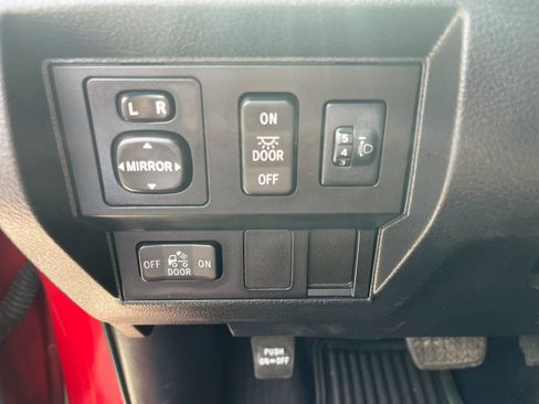 Used 2016 Toyota Tundra SR5 w/ SR5 Upgrade Package image 15