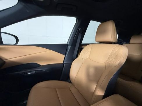 Used 2024 Lexus RX 350 Premium w/ Convenience Package FWD image 17