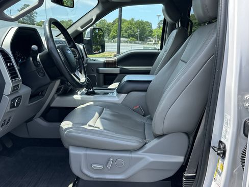 Used 2018 Ford F150 Lariat w/ Equipment Group 502A Luxury AWD/4WD image 9