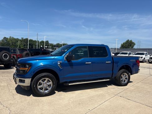 Used 2025 Ford F150 XLT w/ Equipment Group 301A Standard AWD/4WD image 3