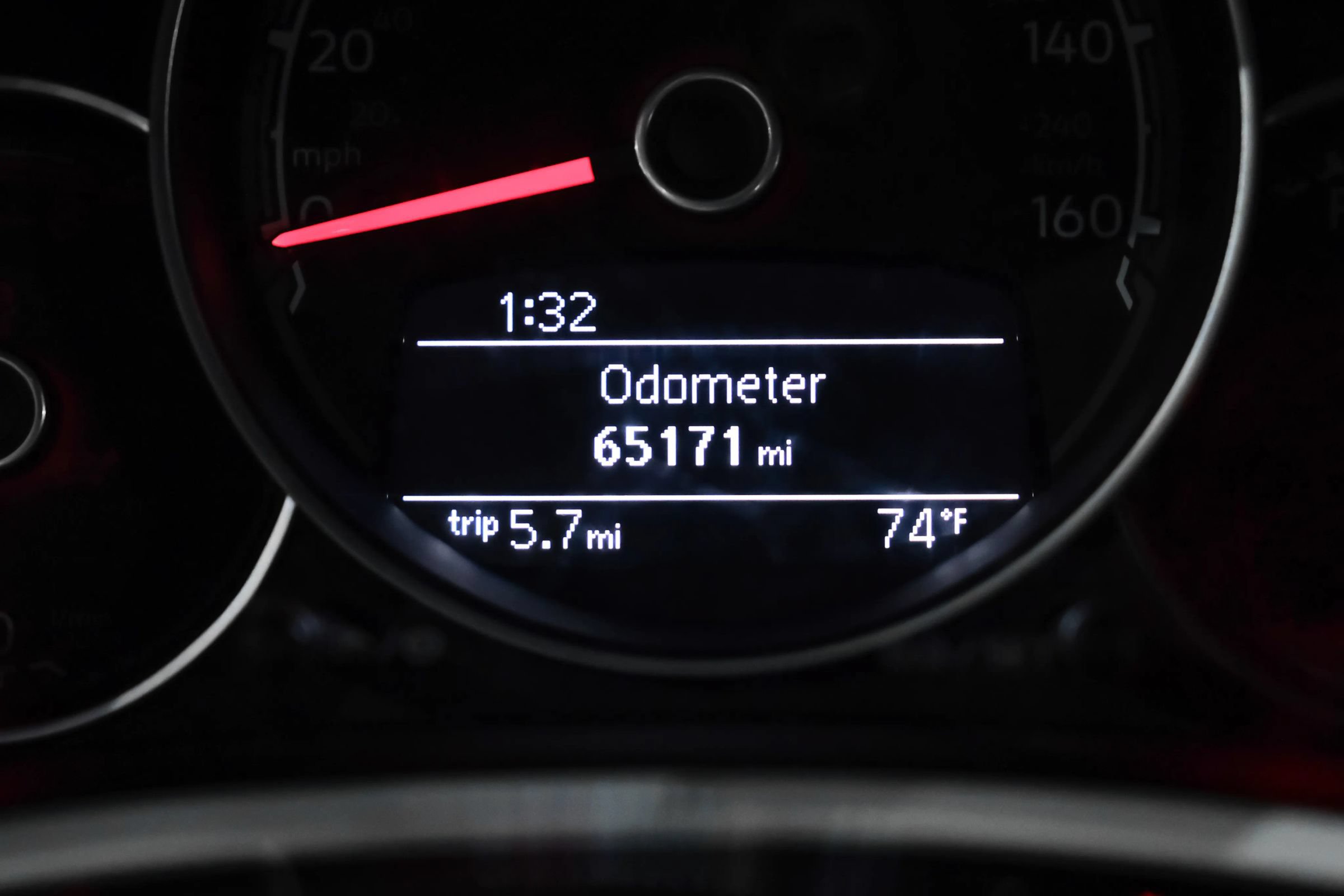 Used 2018 Volkswagen Beetle 2.0T Coast FWD image 26