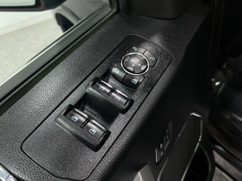 Used 2018 Ford F150 Platinum w/ Equipment Group 701A Luxury AWD/4WD image 16
