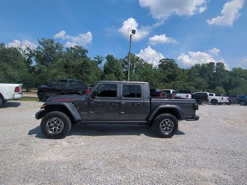 New 2025 Jeep Gladiator Rubicon w/ Convenience Group image 2