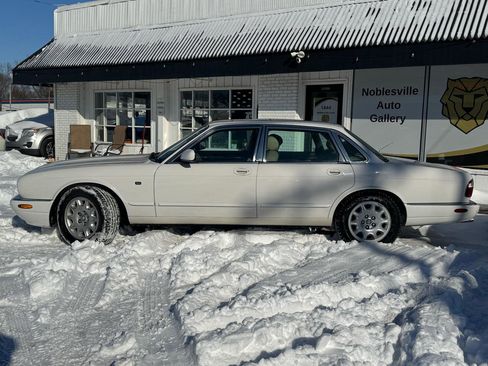 Used 2003 Jaguar XJ8 image 3