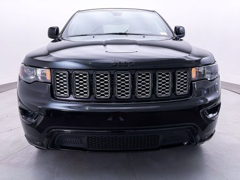 Used 2019 Jeep Grand Cherokee Altitude RWD image 11