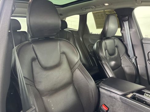 Used 2022 Volvo XC60 B5 Inscription image 28
