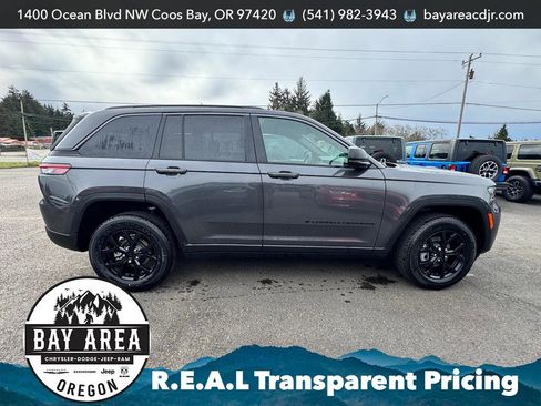 New 2026 Jeep Grand Cherokee Altitude image 4