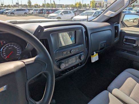 Used 2018 Chevrolet Silverado 1500 Custom w/ Custom Value Package AWD/4WD image 20