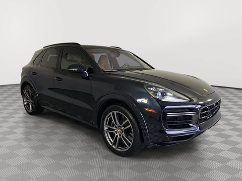 Used 2023 Porsche Cayenne Turbo AWD/4WD image 2