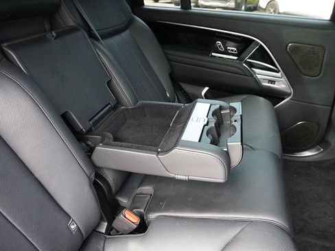 Used 2024 Land Rover Range Rover Long Wheelbase Autobiography image 46