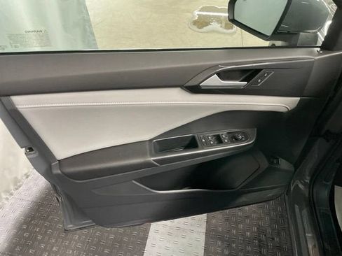 Certified 2023 Volkswagen Taos SEL AWD/4WD image 14