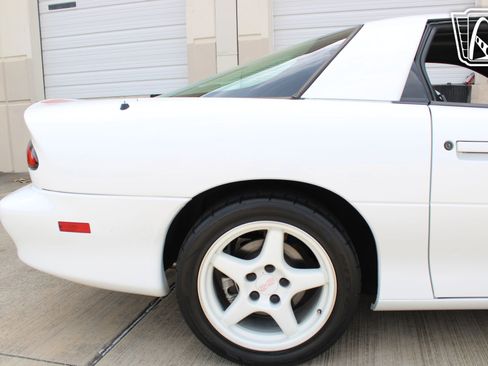 Used 1997 Chevrolet Camaro SS w/ Preferred Equipment Group 2 RWD image 39