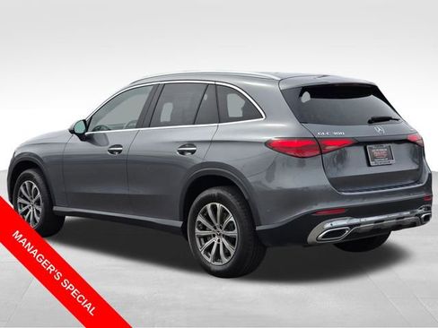 Used 2023 Mercedes-Benz GLC 300 4MATIC image 3