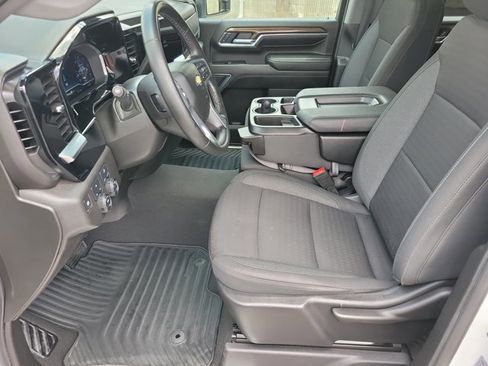 Used 2024 Chevrolet Silverado 2500 LT AWD/4WD image 5