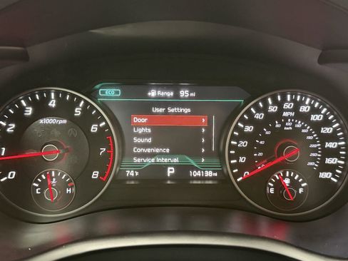 Used 2018 Kia Stinger GT1 image 16