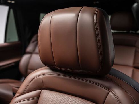 New 2026 Lincoln Navigator Reserve AWD/4WD image 16