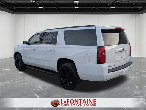 Certified 2020 Chevrolet Suburban LT w/ Luxury Package image 3