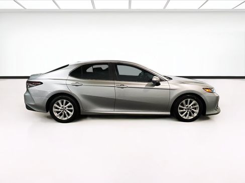 Used 2021 Toyota Camry LE w/ Carpet Mat Package (TMS) FWD image 22