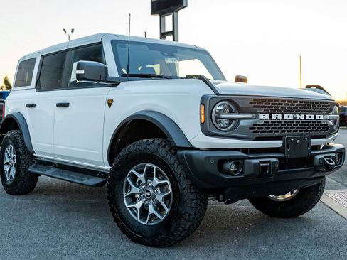 New 2025 Ford Bronco Badlands image 5