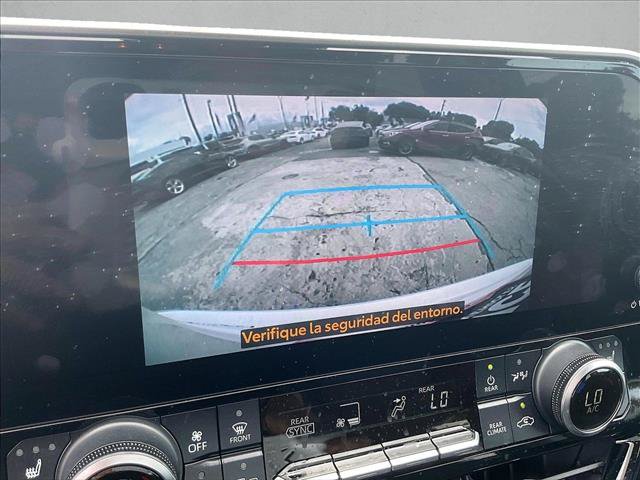 Used 2024 Toyota Highlander XLE FWD image 21