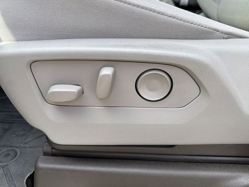 Used 2023 Chevrolet Silverado 1500 LT w/ Convenience Package II image 10