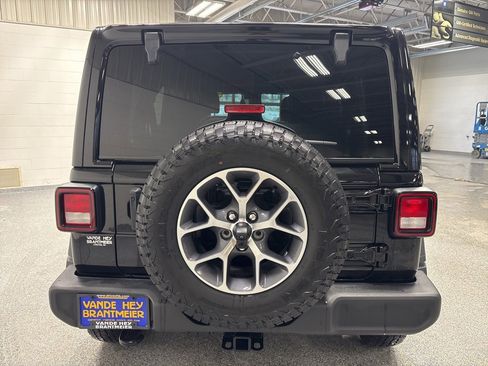 Used 2024 Jeep Wrangler Sport S image 6