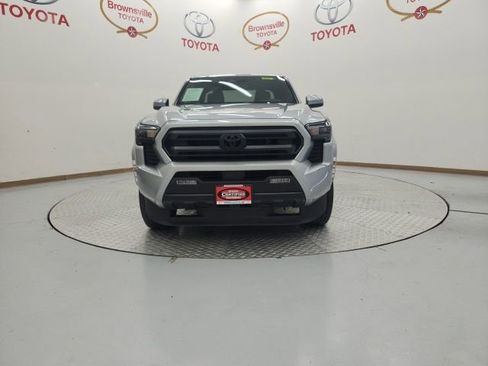Certified 2025 Toyota Tacoma SR5 AWD/4WD image 7