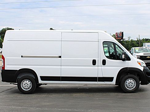 Used 2023 RAM ProMaster 2500 w/ Premium Convenience Group (B) FWD image 6