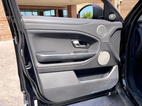Used 2018 Land Rover Range Rover Evoque SE AWD/4WD image 21