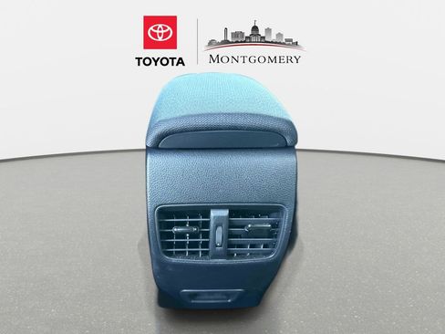 Used 2024 Toyota Corolla Cross AWD Hybrid w/ Moonroof Package image 14