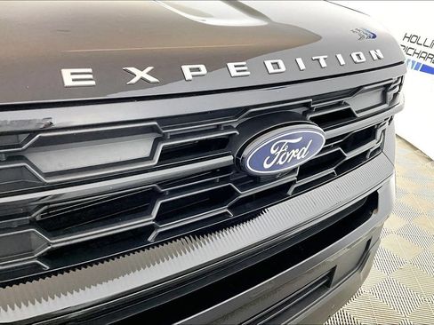 Certified 2025 Ford Expedition Active AWD/4WD image 24