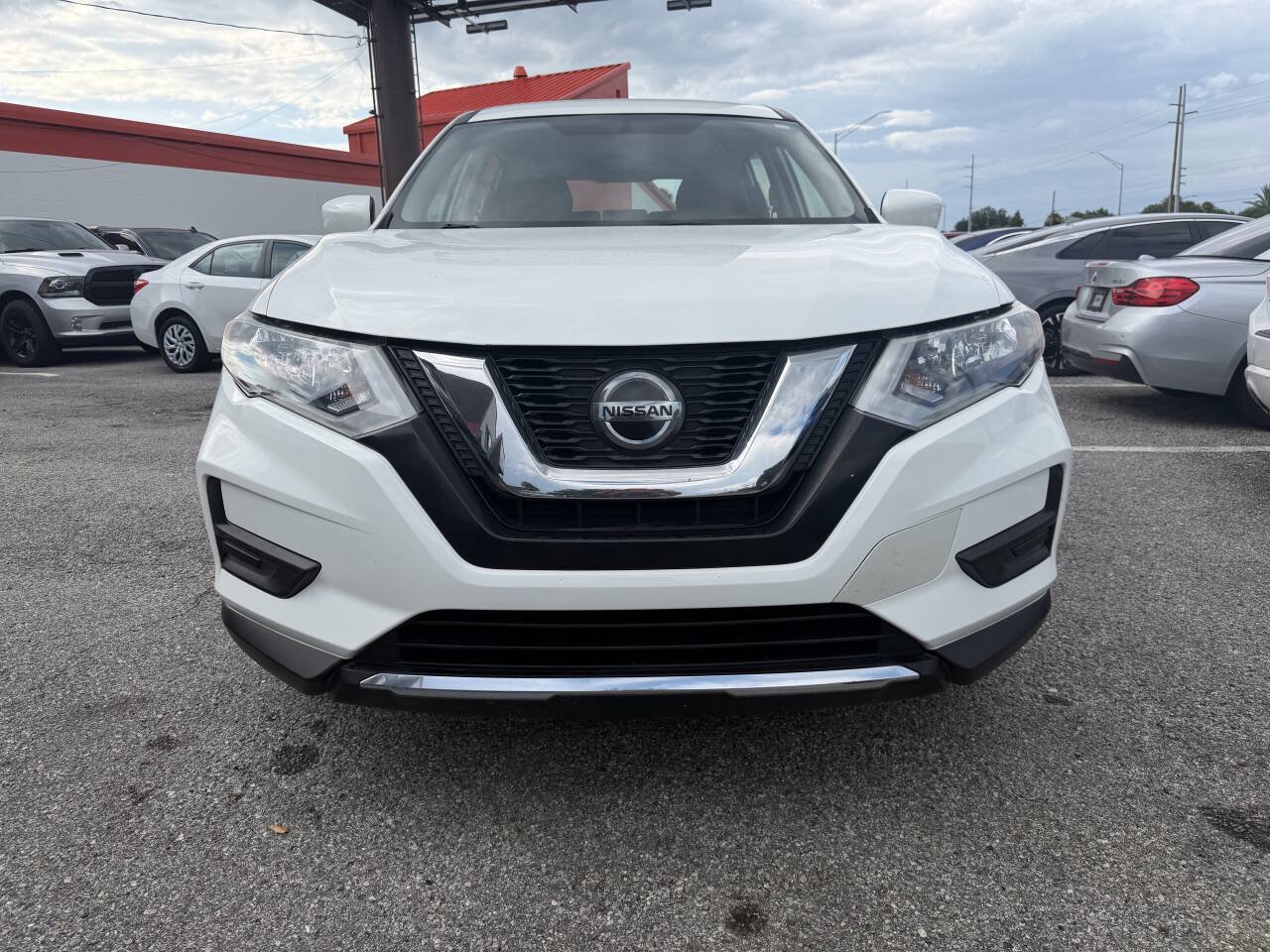 Used 2018 Nissan Rogue S FWD image 3