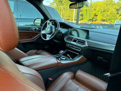 Used 2023 BMW X5 xDrive40i w/ Executive Package AWD/4WD image 3