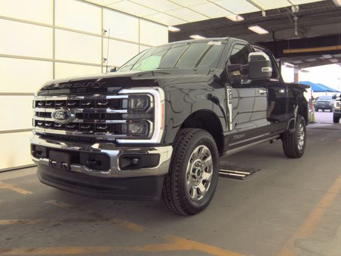 Used 2025 Ford F250 Lariat w/ Chrome Package AWD/4WD image 1