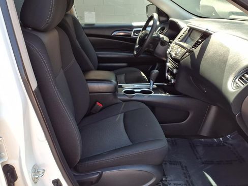 Used 2020 Nissan Pathfinder S FWD image 35