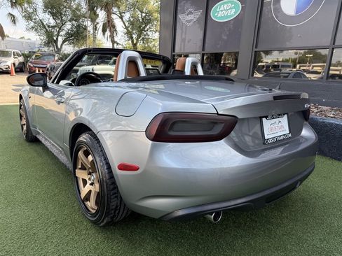 Used 2017 FIAT 124 Spider Lusso RWD image 4