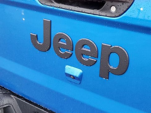 New 2026 Jeep Gladiator Sport AWD/4WD image 7