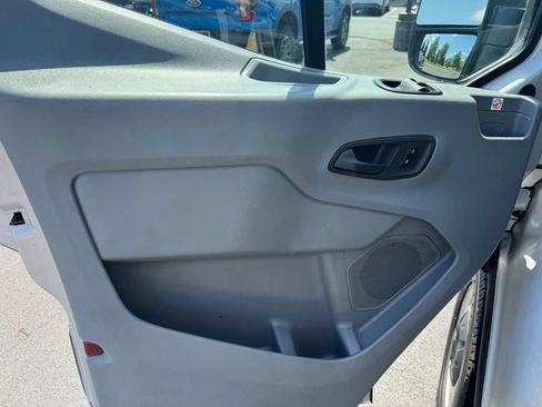 Used 2019 Ford Transit 150 148 Low Roof RWD image 2
