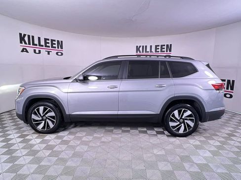 Used 2025 Volkswagen Atlas SE image 4