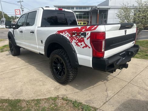 Used 2022 Ford F250 Platinum w/ FX4 Off-Road Package AWD/4WD image 6