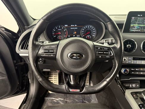 Used 2019 Kia Stinger GT2 image 23