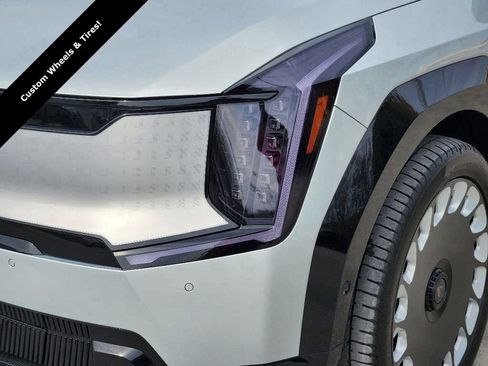 New 2026 Kia EV9 Land w/ Nightfall Edition Package AWD/4WD image 29