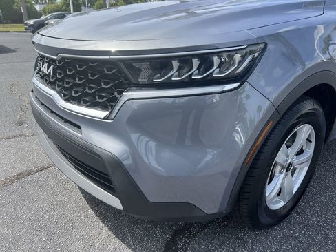 Used 2022 Kia Sorento LX FWD image 6