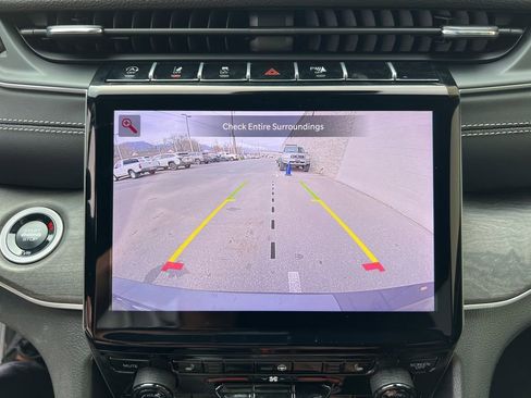 Certified 2025 Jeep Grand Cherokee L Limited w/ Trailer Tow Package image 19