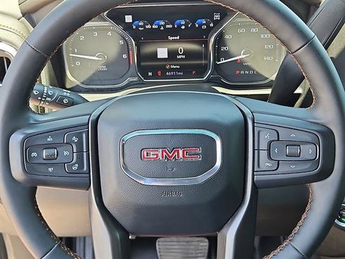 Used 2023 GMC Sierra 2500 AT4 w/ AT4 Premium Plus Package AWD/4WD image 17