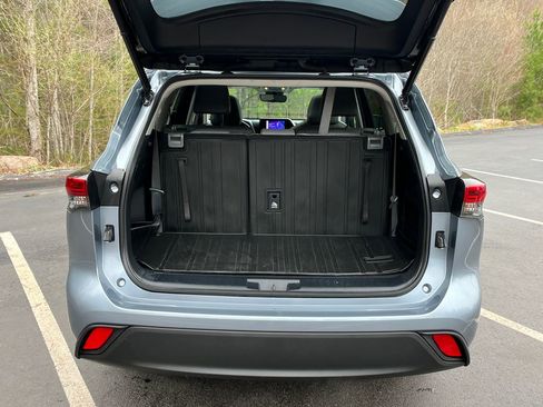 Used 2023 Toyota Highlander XLE image 25